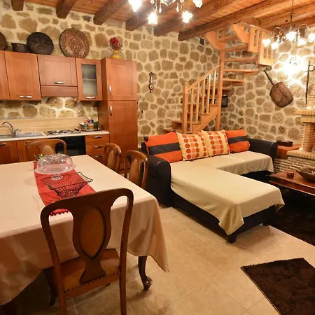 φιλάνθη Σπίτι διακοπών Κάτω Τρίκαλα Κορινθίας